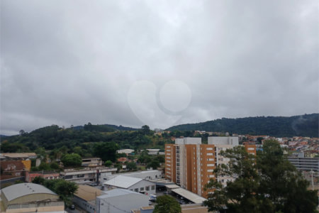 Apartamento para alugar com 2 quartos, sendo 1 suíte, em Jardim Carambeí, São Roque, SP