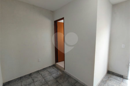 Casa para alugar com 3 quartos, sendo 1 suíte,  em Jardim Itália, Itapetininga, SP
