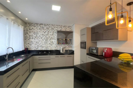 Casa à venda com 3 quartos, sendo 1 suíte,  no condomínio Jardim das Flores, Sorocaba - SP