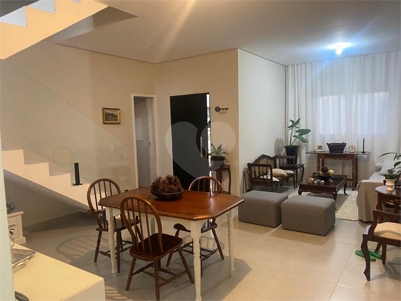 Casa à venda com 3 quartos, sendo 2 suítes, no condomínio Terras da Estância, Paulínia - SP