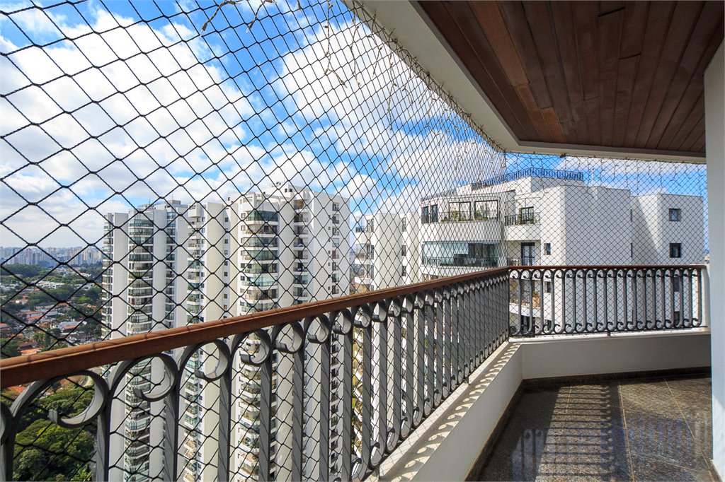Cobertura à venda com 5 quartos, sendo 4 suítes, em Jardim Marajoara, São Paulo, SP