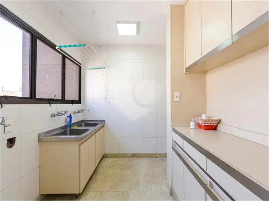 Apartamento à venda ou para alugar com 3 suítes em Real Parque, São Paulo, SP