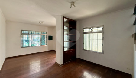 Sobrado à venda com 3 quartos, sendo 1 suíte,  em Campo Belo, São Paulo, SP