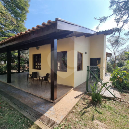 Casa à venda com 4 quartos, sendo 2 suítes, em Bosque, Vinhedo, SP