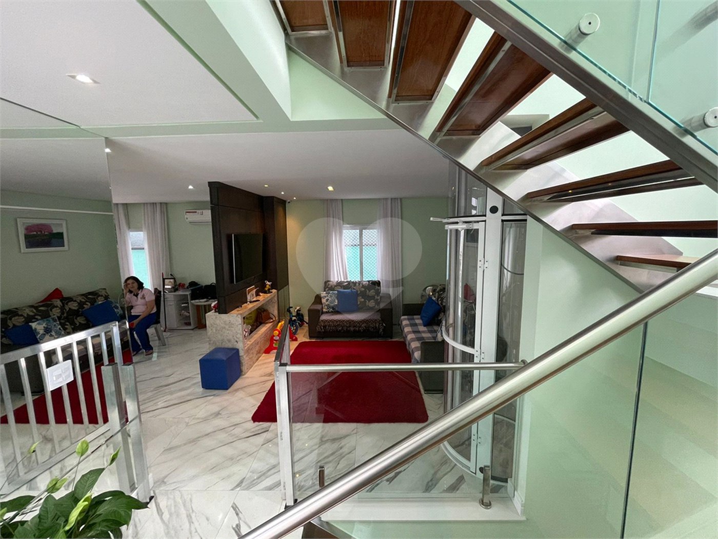 Casa à venda com 1 quarto, sendo 3 suítes, no condomínio Aruã Brisas I, Mogi das Cruzes - SP