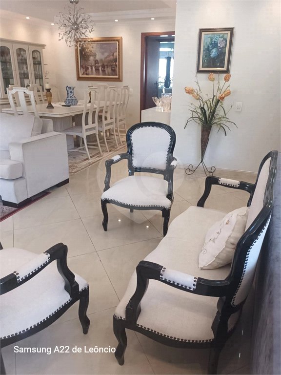 Sobrado à venda com 4 quartos, sendo 1 suíte, em Tremembé, São Paulo, SP