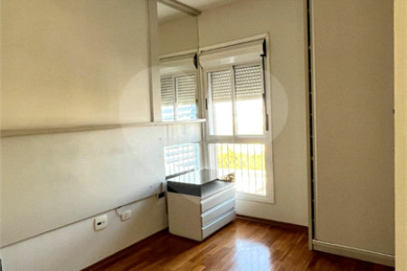 Apartamento à venda com 3 quartos, sendo 1 suíte,  em Parque Residencial Aquarius, São José dos Campos, SP