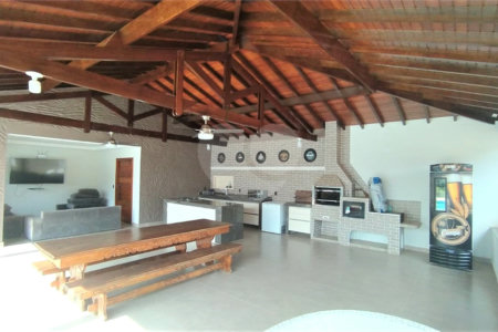 Chácara à venda com 6 quartos, sendo 4 suítes,  em Pinheirinho, Vinhedo, SP