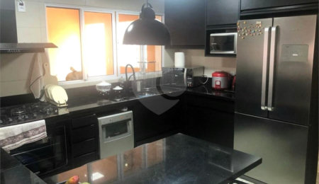 Casa à venda com 4 quartos, sendo 2 suítes,  em Jardim Samara, São Paulo, SP