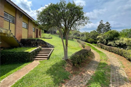 Sítio à venda com 3 quartos, sendo 1 suíte, em Jardim Estância Brasil, Atibaia, SP