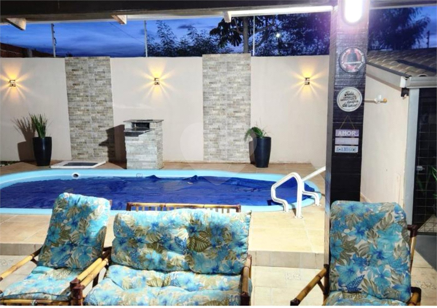 Sobrado à venda com 4 quartos, sendo 1 suíte, em Morada do Ouro, Cuiabá, MT