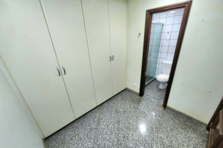Apartamento Alto Padrão Frente Mar com 4 Dormitórios, 3 Suítes e 3 Vagas na Orla de Santos