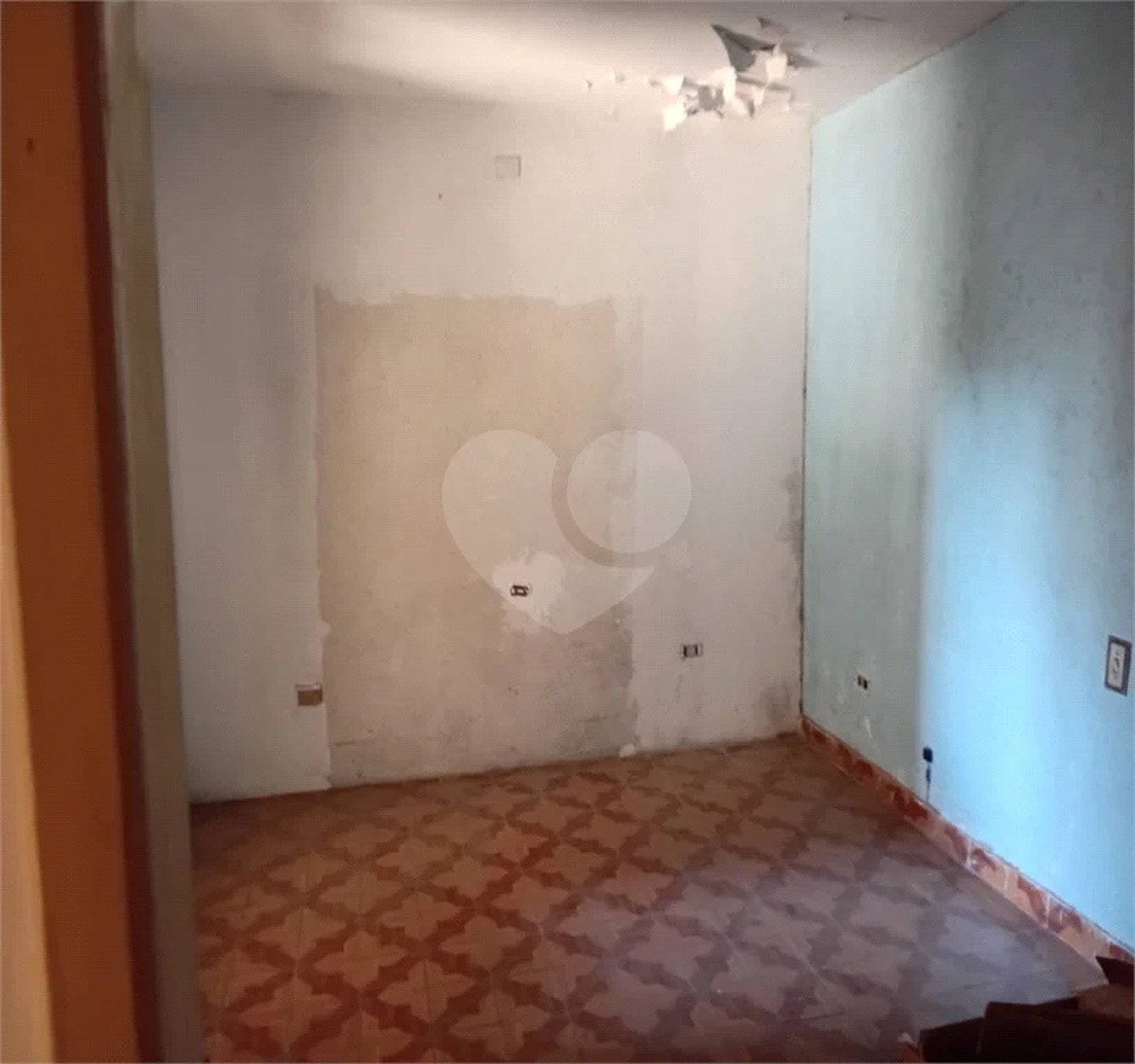 Casa Térrea à venda com 4 quartos, sendo 1 suíte, em Vila Antonieta, São Paulo, SP