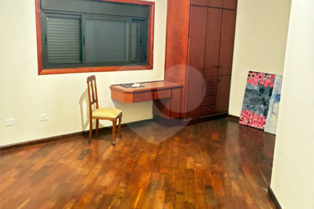 Sobrado para alugar com 4 quartos, sendo 2 suítes,  no Centro, Três Lagoas, MS