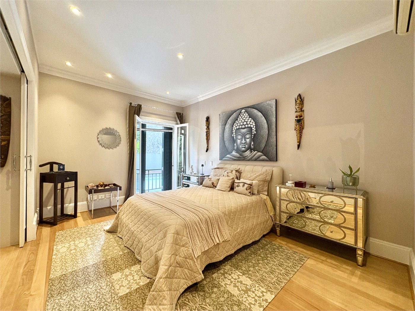 Casa à venda com 5 quartos, sendo 4 suítes, no condomínio Pignatari, São Paulo - SP