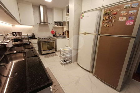 Apartamento à venda com 3 quartos, sendo 1 suíte, em Copacabana, Rio de Janeiro, RJ