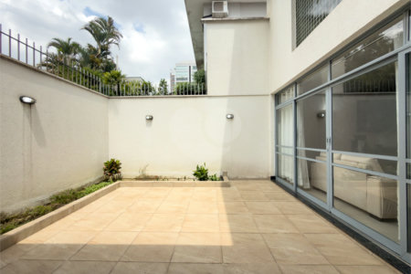 Casa de Vila à venda com 3 quartos, sendo 1 suíte, em Indianópolis, São Paulo, SP