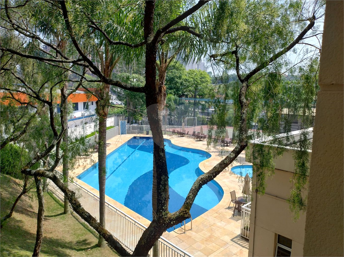 Casa à venda com 4 quartos, sendo 2 suítes,  no condomínio Aromaz, São Bernardo do Campo - SP