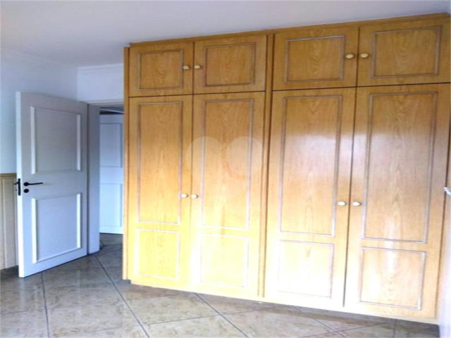 Apartamento à venda com 2 quartos, sendo 1 suíte,  em Moema, São Paulo, SP