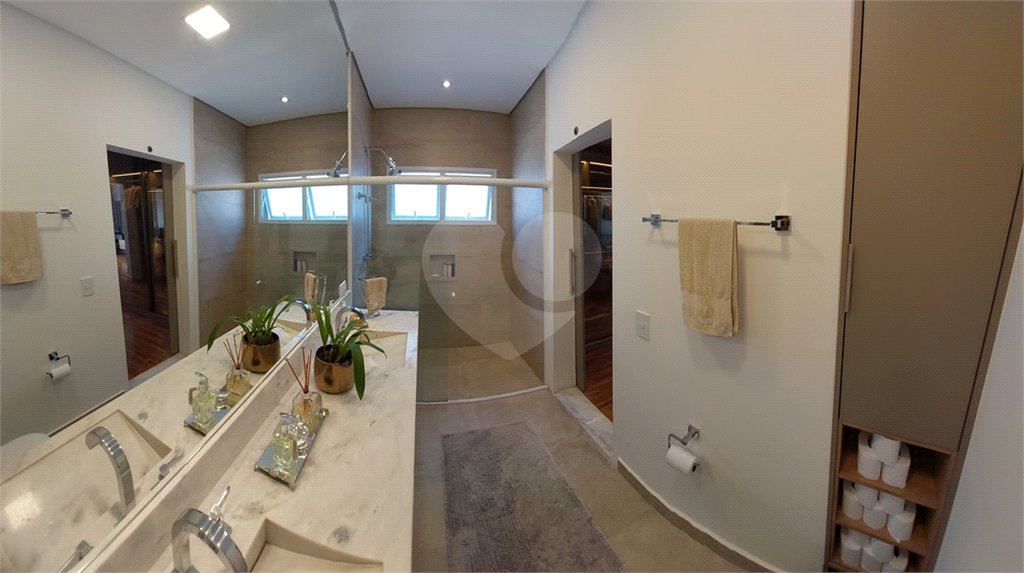 Casa à venda ou para alugar com 4 suítes no condomínio Figueira Garden, Atibaia - SP