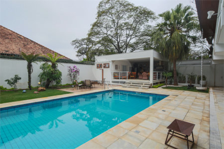 Casa à venda com 6 suítes em Jardim Cordeiro, São Paulo, SP