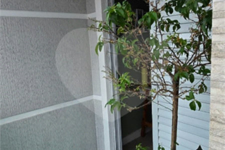Casa à venda com 3 quartos, sendo 1 suíte, no condomínio Travessa Sílvio Lazzari,38, São Paulo - SP