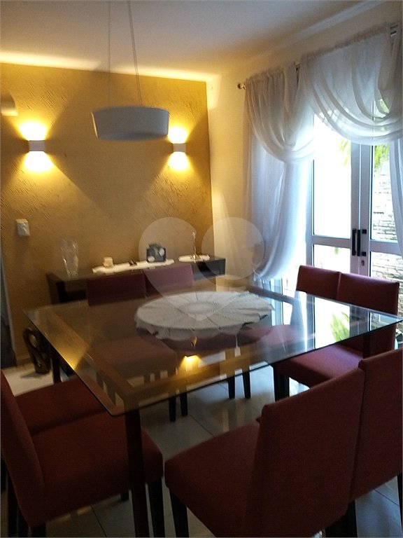 Sobrado à venda com 3 quartos, sendo 1 suíte, em Vila Paulista, São Paulo, SP
