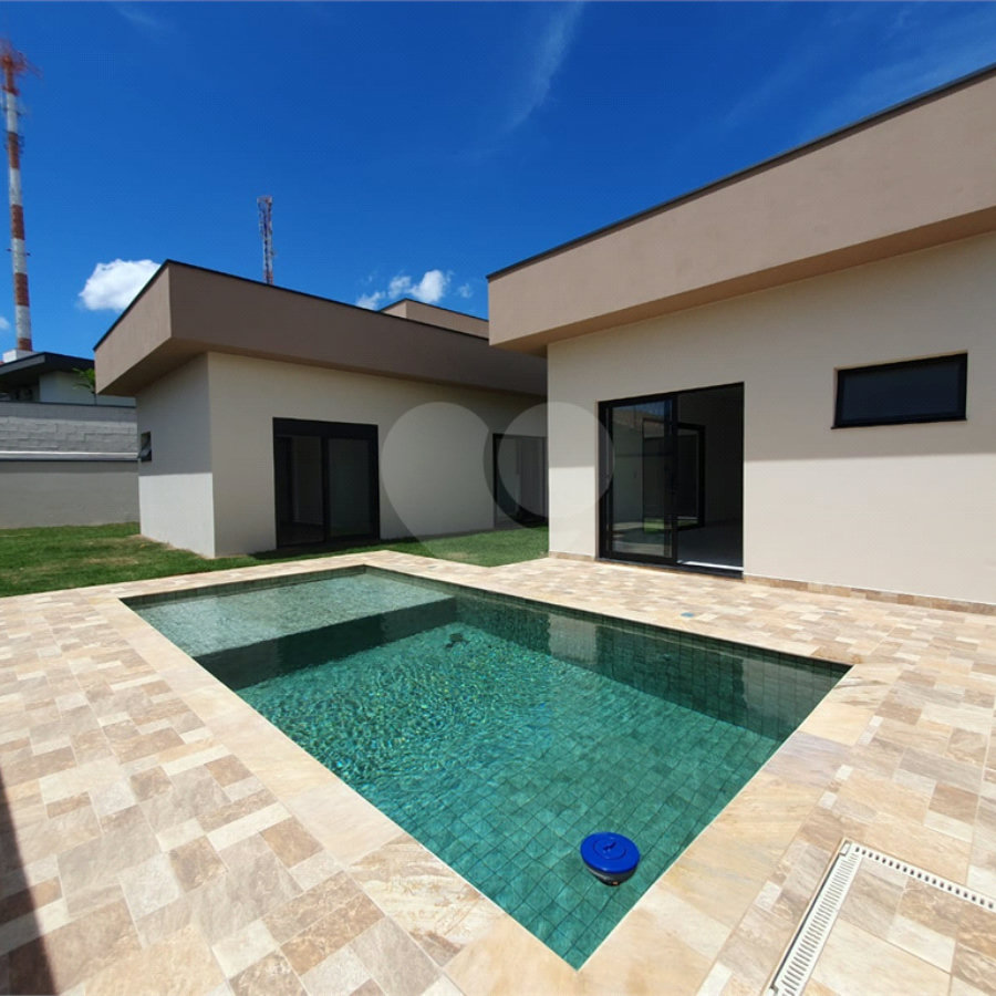 Casa à venda com 3 suítes no condomínio Via Castelli, Louveira - SP