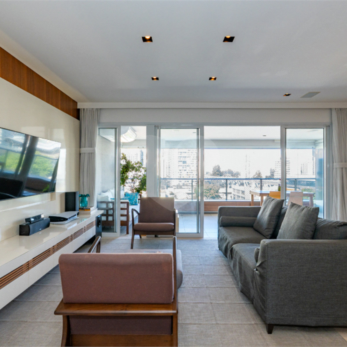 Apartamento à venda com 2 suítes em Brooklin, São Paulo, SP