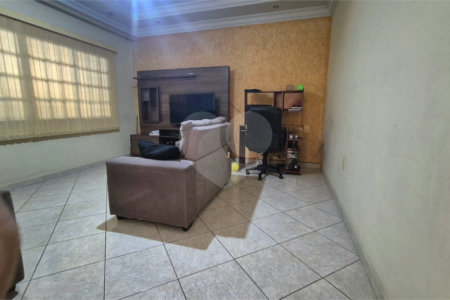 Casa à venda com 3 quartos, sendo 1 suíte, em Vila Angélica, Sorocaba, SP