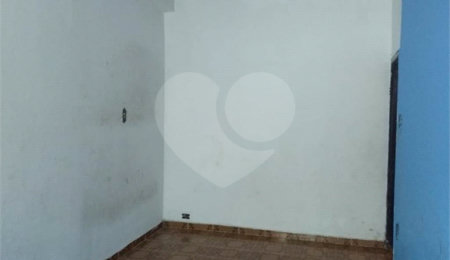 Sobrado à venda com 2 quartos em Tremembé, São Paulo, SP