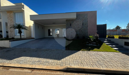 Casa à venda com 3 quartos, sendo 1 suíte,  no condomínio Residencial Golden Ville, Itapetininga - SP