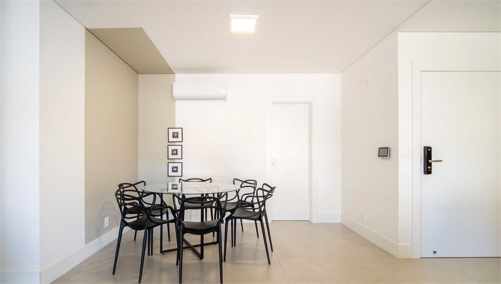 Apartamento à venda com 3 suítes em Jurerê, Florianópolis, SC