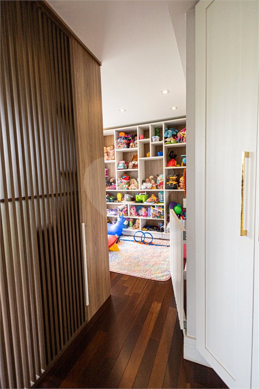 Apartamento à venda com 5 quartos, sendo 4 suítes,  em Parque Reboucas, São Paulo, SP