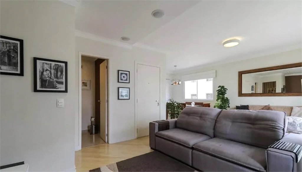 Apartamento à venda com 3 suítes em Vila Ipojuca, São Paulo, SP