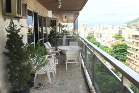 Apartamento à venda com 4 quartos, sendo 1 suíte,  em Tijuca, Rio de Janeiro, RJ