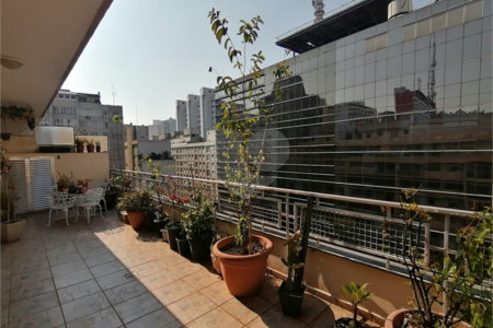 APARTAMENTO COBERTURA Á VENDA COM 200m2 ÍCONE NA BELA VISTA