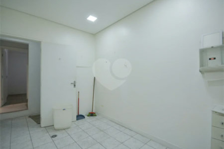 Terreno com 4 casas à venda na melhor região da Mooca, próximo à rua do Oratório!!