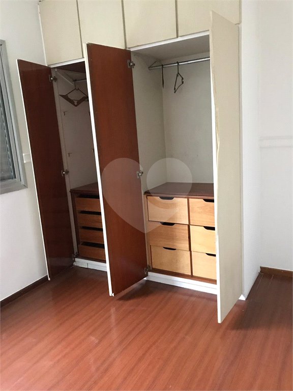 Apartamento 2 dormitórios à venda na Vila mariana.