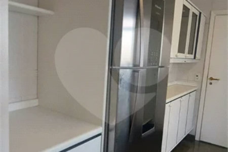 Apartamento à venda no Campo Belo de 245m² com 3 suítes e 3 vagas