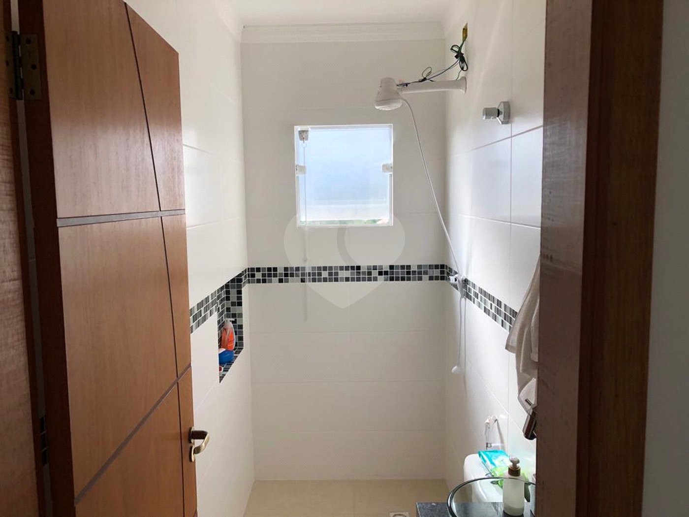 Sobrado à venda com 3 suítes em Barreiro, Mairiporã, SP