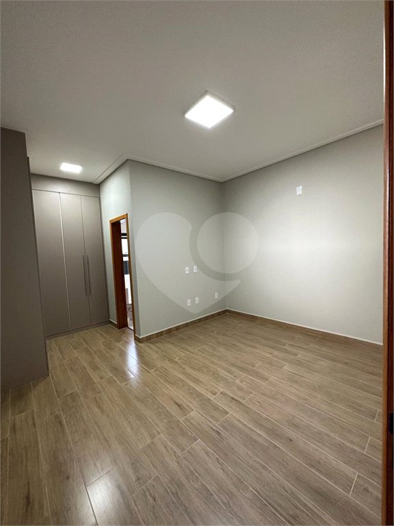 Casa à venda com 3 quartos, sendo 1 suíte,  no condomínio Lagos D Icaraí, Salto - SP