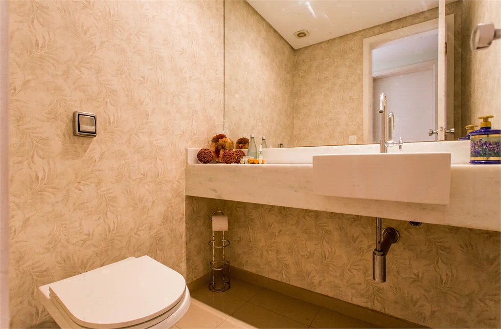 Apartamento à venda com 4 quartos, sendo 3 suítes,  em Jardim Londrina, São Paulo, SP