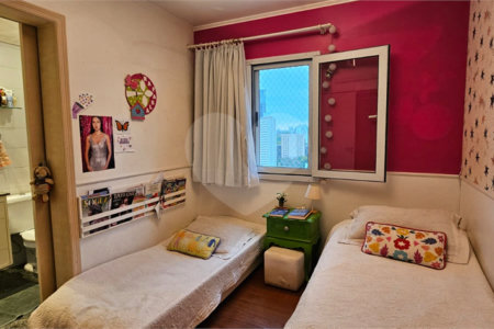 Apartamento à venda com 3 quartos, sendo 2 suítes, em Pinheiros, São Paulo, SP