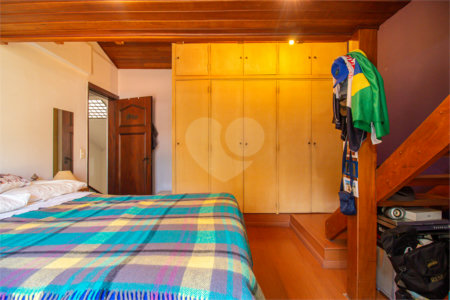 Casa à venda com 4 quartos, sendo 2 suítes, em Chácara Flora, São Paulo, SP