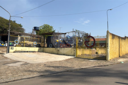 Área/ Terreno em frente da Washington Luiz