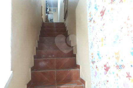 Sobrado à venda com 3 suítes em Vila Nivi, São Paulo, SP