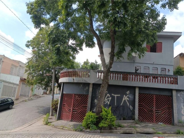 Sobrado à venda com 3 quartos em Vila Guarani, Santo André, SP