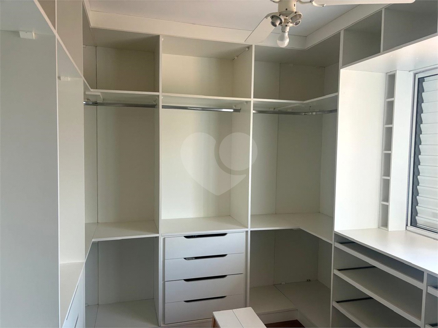 Casa à venda com 2 quartos no condomínio Altos do Boa Vista, São Roque - SP