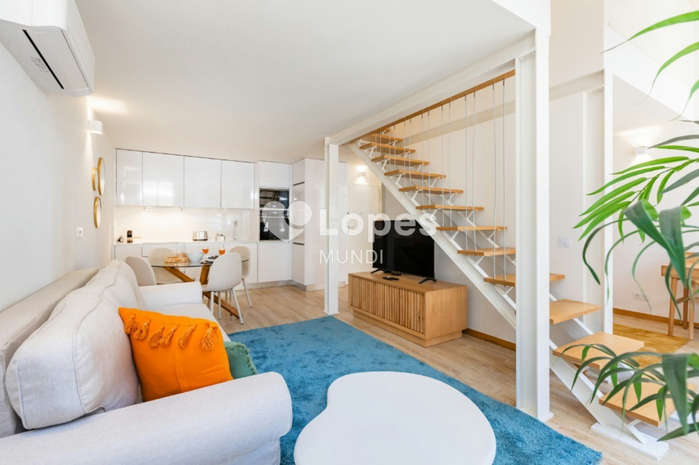 Apartamento T2 Duplex à venda no Bonfim, Porto, Portugal – Mobiliado